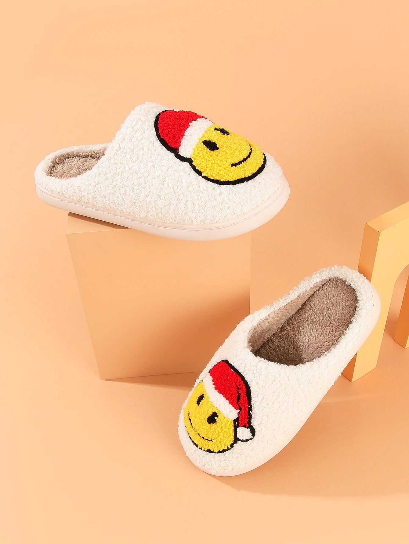 Smiling Face Christmas Hat Tree Cotton Slippers