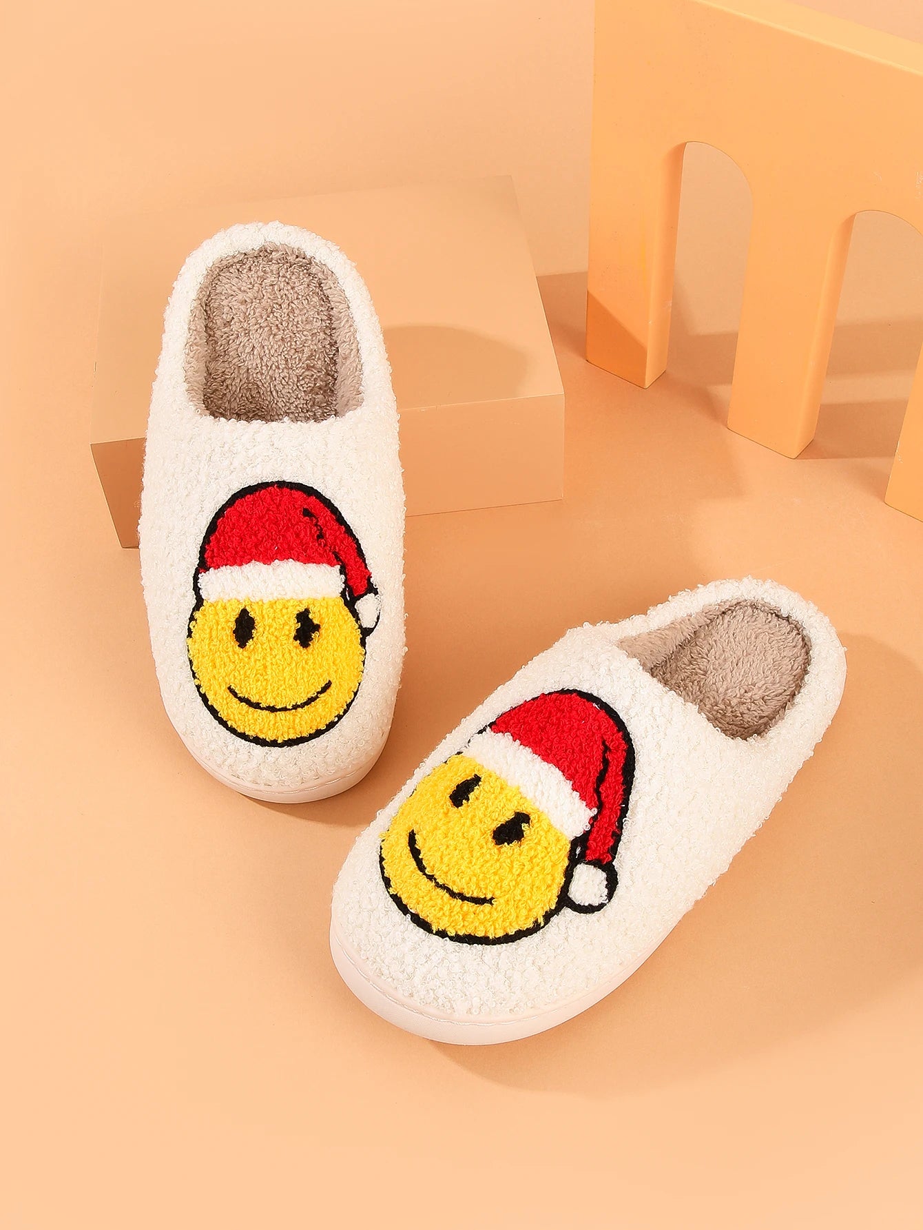 Smiling Face Christmas Hat Tree Cotton Slippers