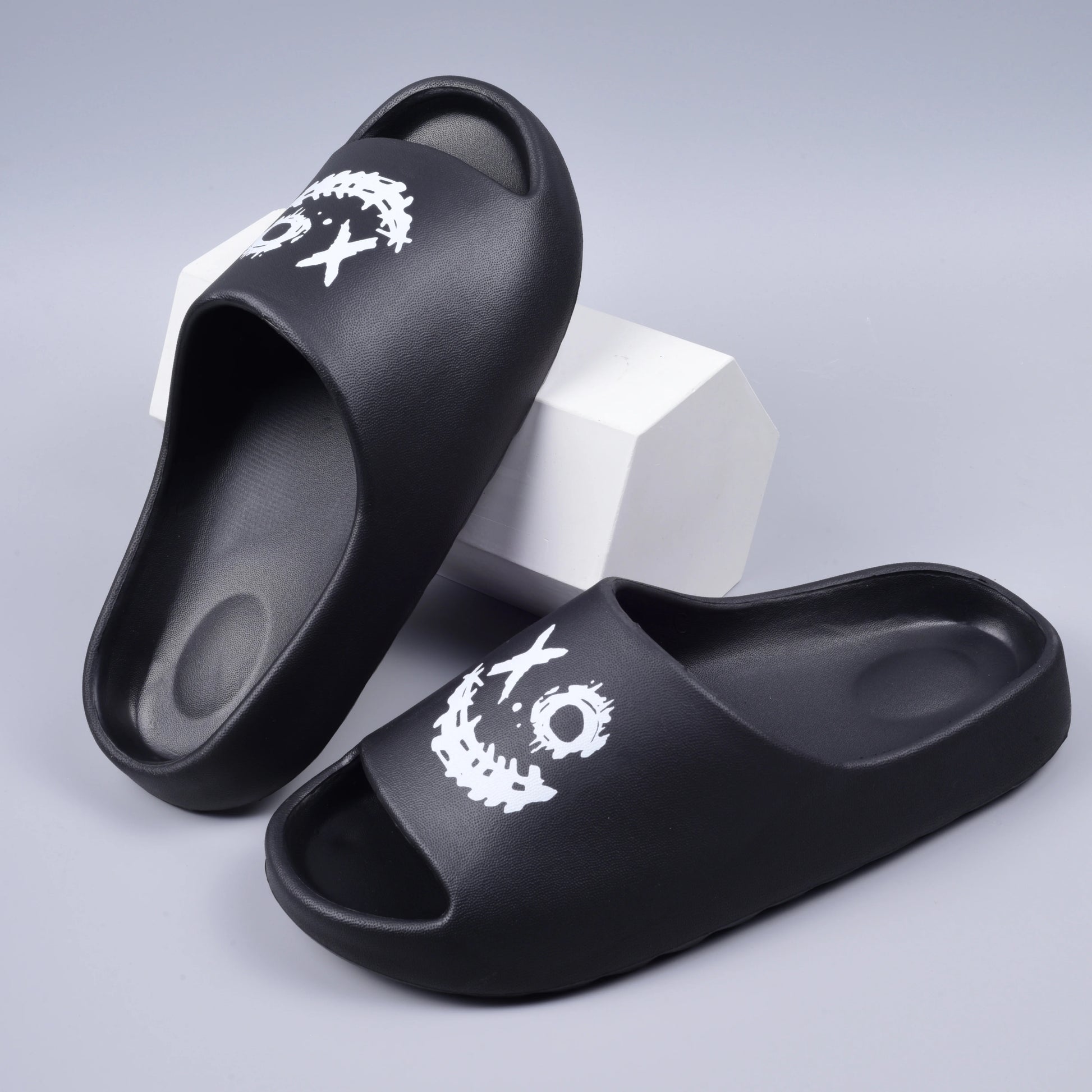 Smiley Face Slippers - XO smile couple sandals