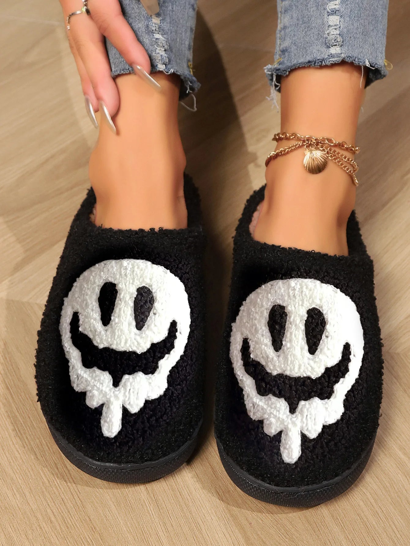 Smiley Slippers - Home Halloween Smiling Face Slides