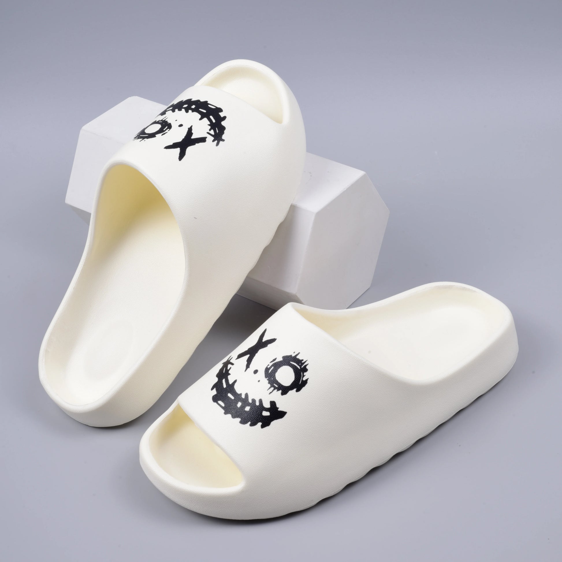 Smiley Face Slippers - XO smile couple sandals